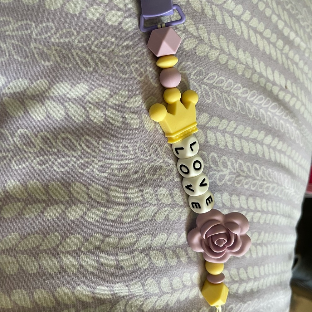 Custom pacifier clip holder & teether - Picture 2 of 7